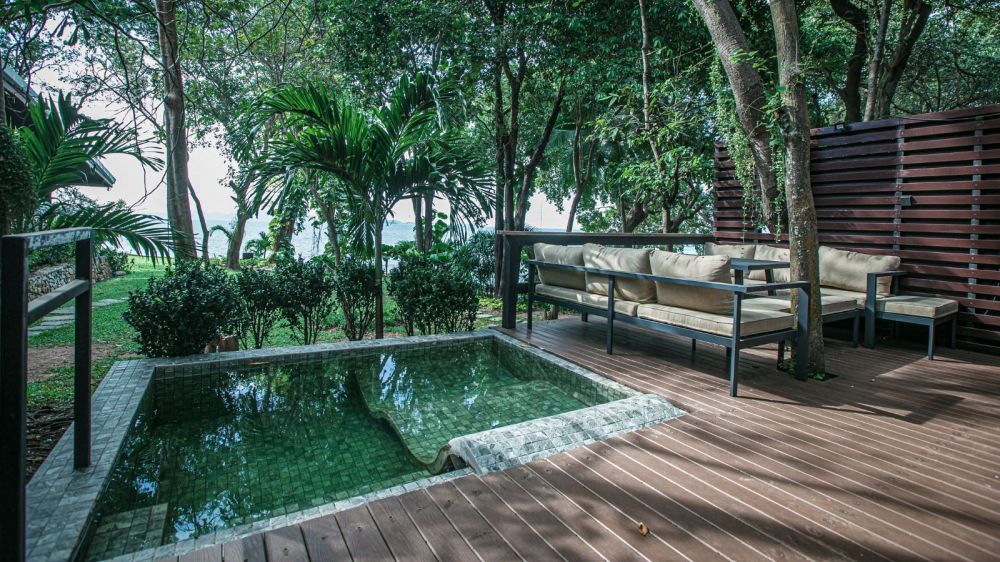 Canopy Plunge Pool Suite, Floral Lux Hotel Monttra Pattaya 4+