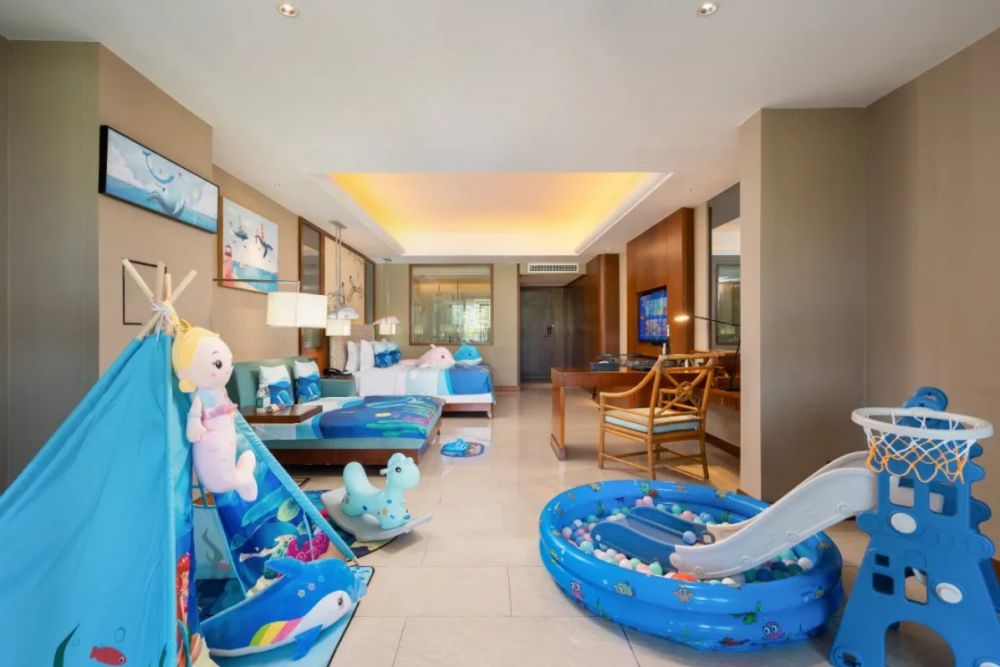 Family Theme Room, Four Seasons Ocean Courtyard 4*