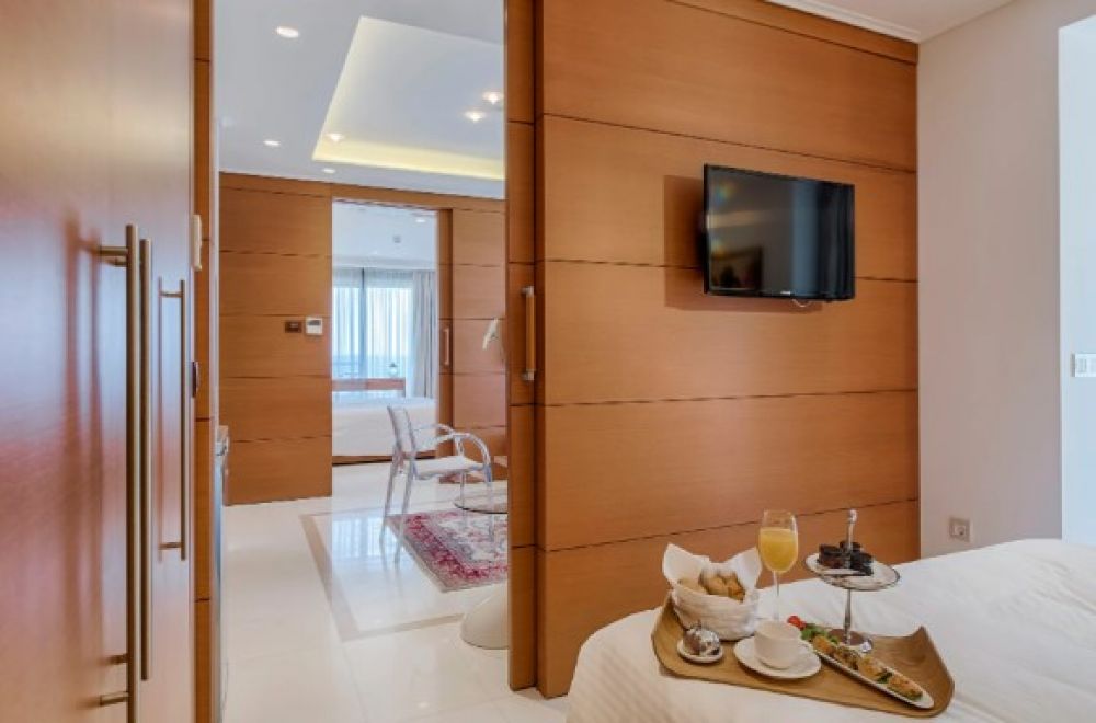 Suite 2 bedroom, Bellevue On The Beach Suites 5*