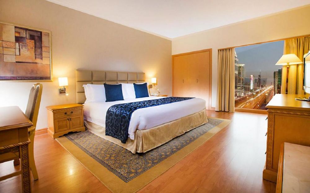 Junior Suite Sheikh Zayed Road View, Millennium Plaza Downtown Hotel (ex. Crowne Plaza Dubai Sheikh Zayed Road) 5*