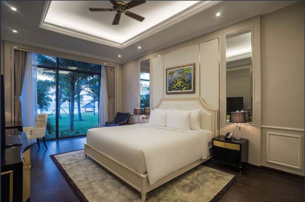 3 Bedroom Sapphire Beach Villa, Radisson Blu Resort Phu Quoc 5*