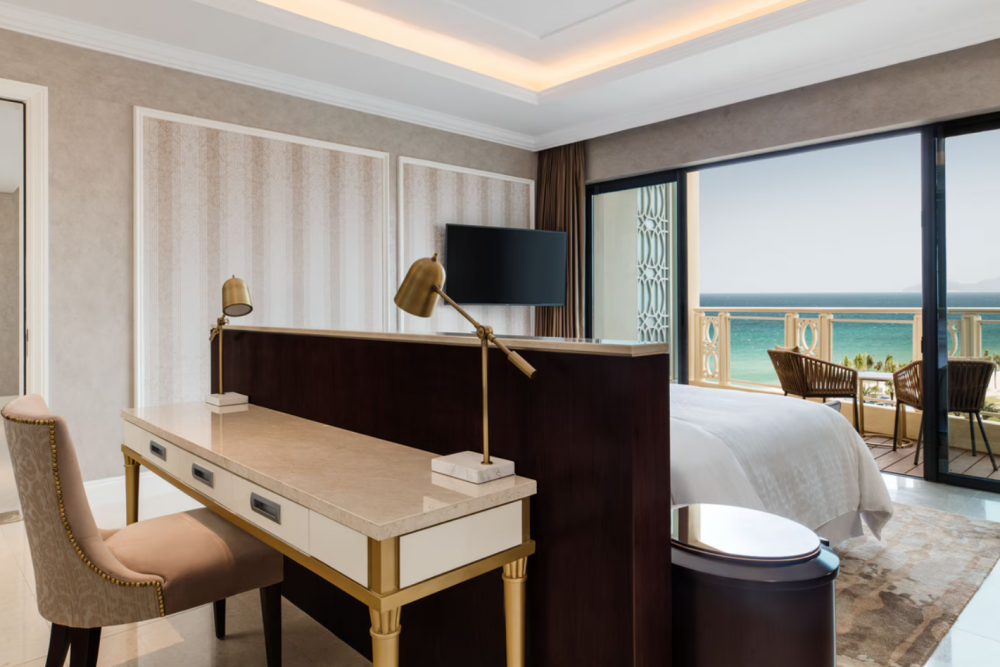 Deluxe Suite, Sheraton Grand Danang 5*