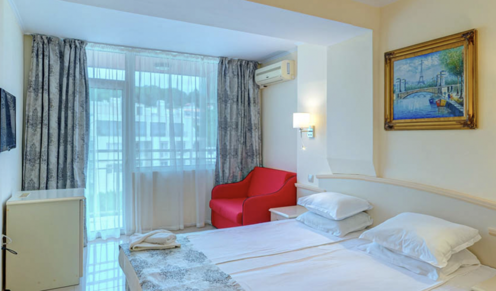 Double Room, Detelina 3*