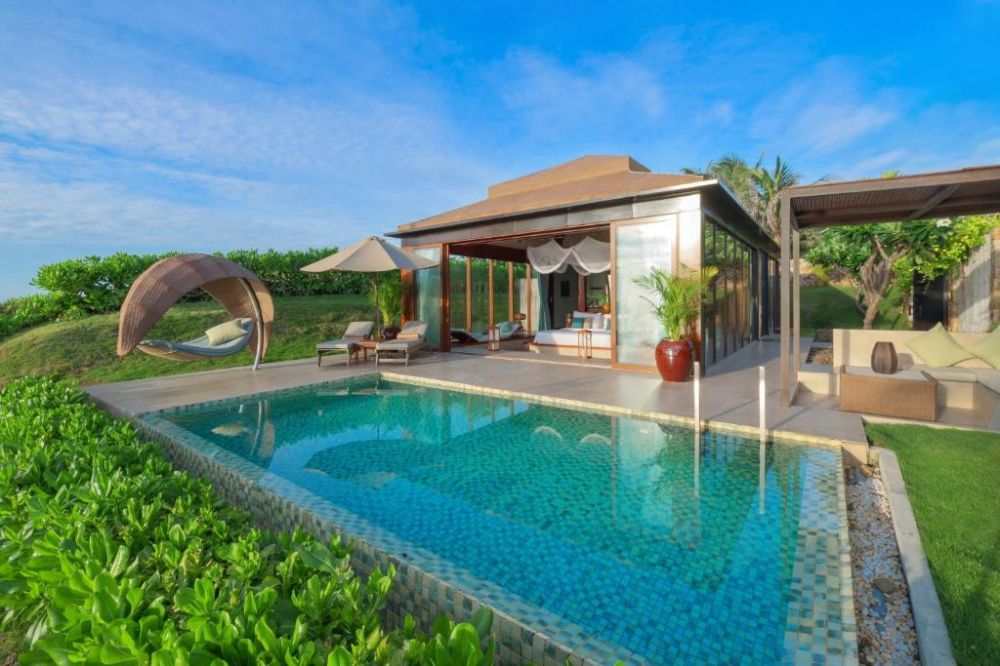 Beach Front Pool Villa, Fusion Resort Cam Ranh 5*