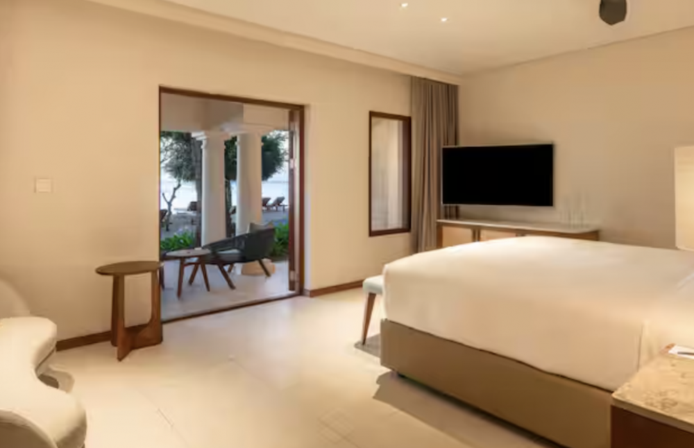 Beachfront Honeymoon Suite, Hilton Mauritius Resort & SPA 5*