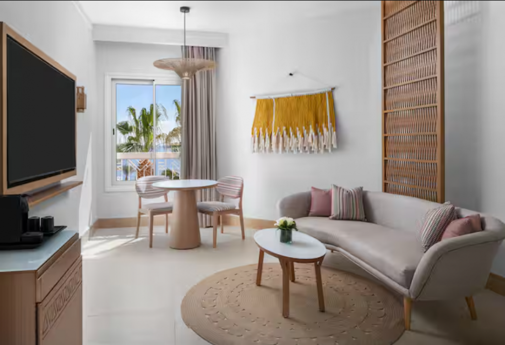 Beachside Premium Suite PV/SV, Doubletree By Hilton Sharks Bay (ex. Hilton Sharks Bay) 4*