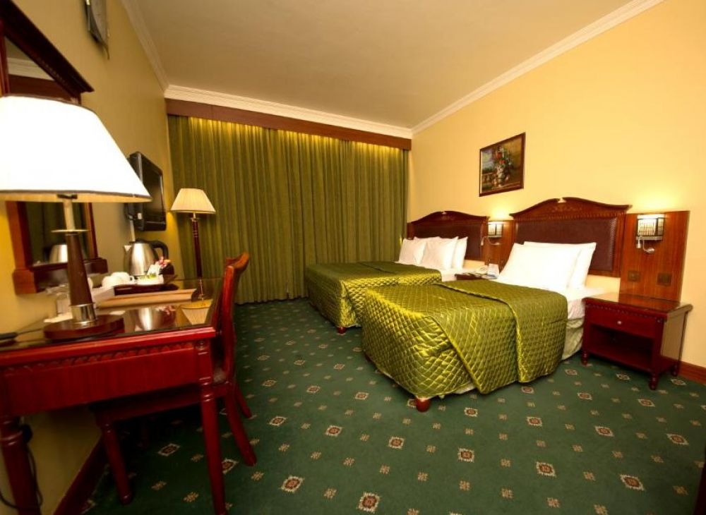 Standard Room, Mount Royal Hotel 2*
