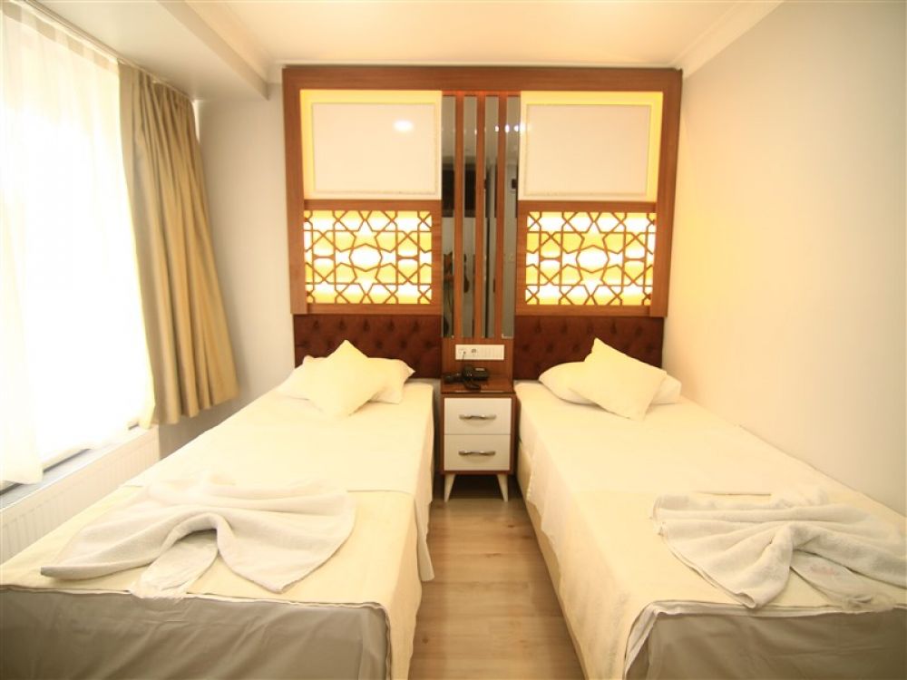 Standard Room, Grand Liza Hotel 3*