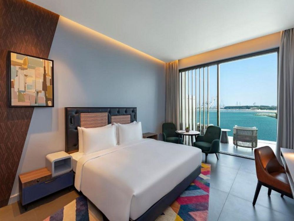 1 King Bed Skyline view, Hyatt Centric Jumeirah Dubai 5*