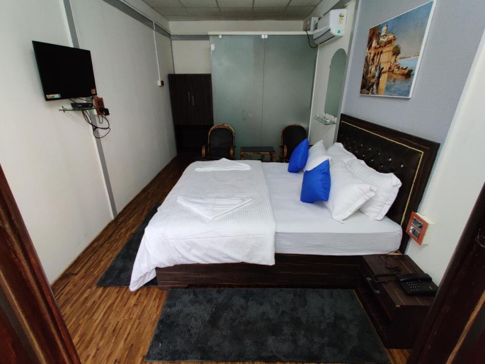 AC Room, Reginas Place 3*