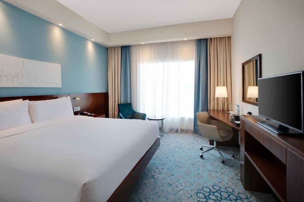 Guest Room Queen, Hampton by Hilton Dubai Al Barsha 3*