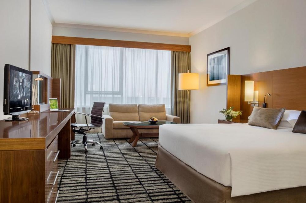 Guest Room, Jumeira Rotana 4*