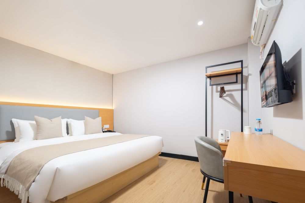 Deluxe King Room, Sanya Guanhailou Hotel 3*