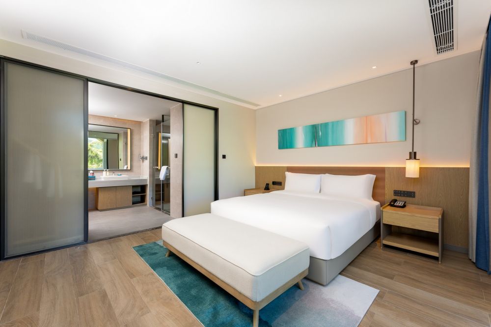 1 Bedroom Suite 1 King Forest View Sea View, Holiday Inn Hainan Xiangshui Bay 5*