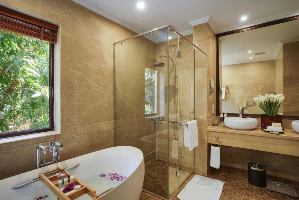 Premier/ Premier Pool, Vinpearl Luxury Nha Trang 5*