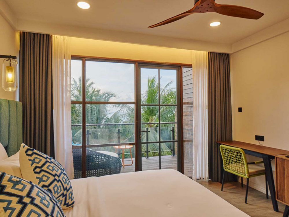 Beach Front Room, Beach Hotel Dhigurah 