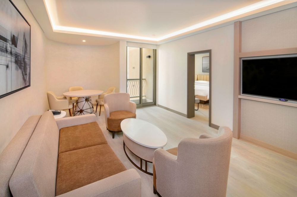 Executive Suite, Sheraton Abu Dhabi Hotel & Resort 5*