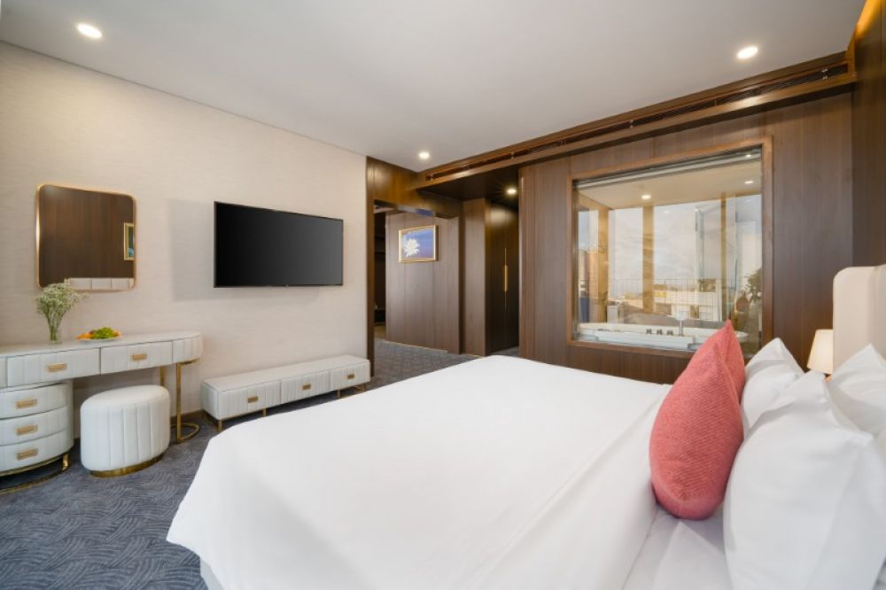 Presidential Suite, Golden Lotus Grand Hotel 4*
