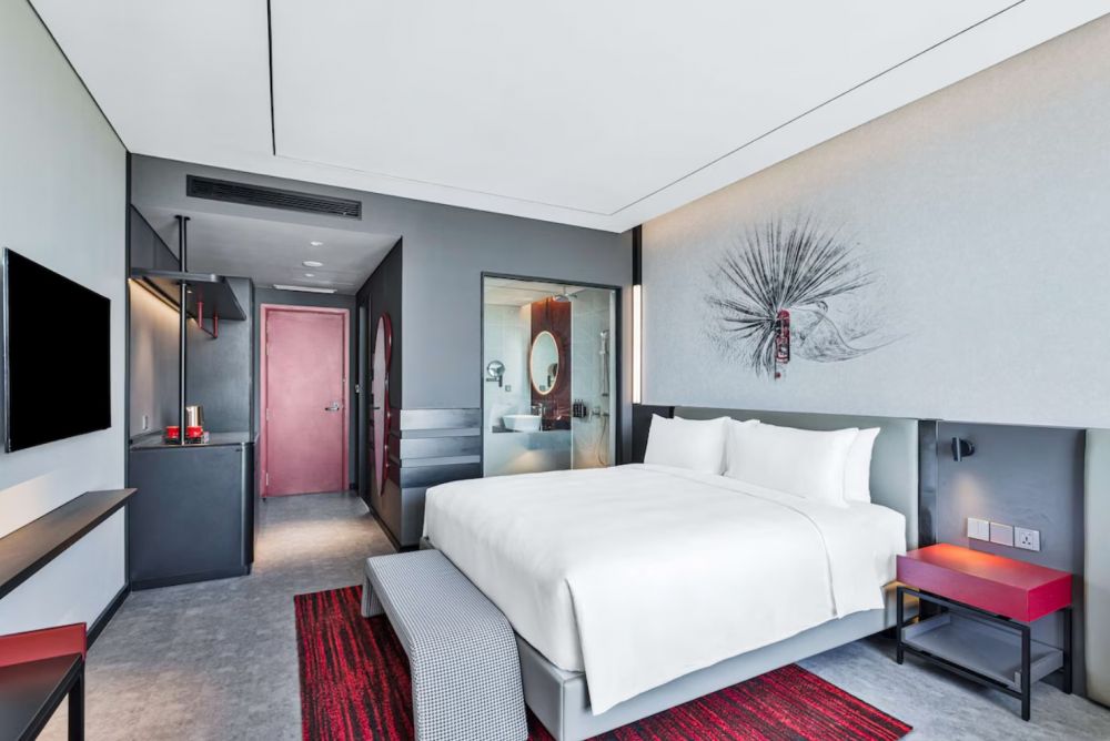 Deluxe CV/OV Room, Radisson RED Danang 5*