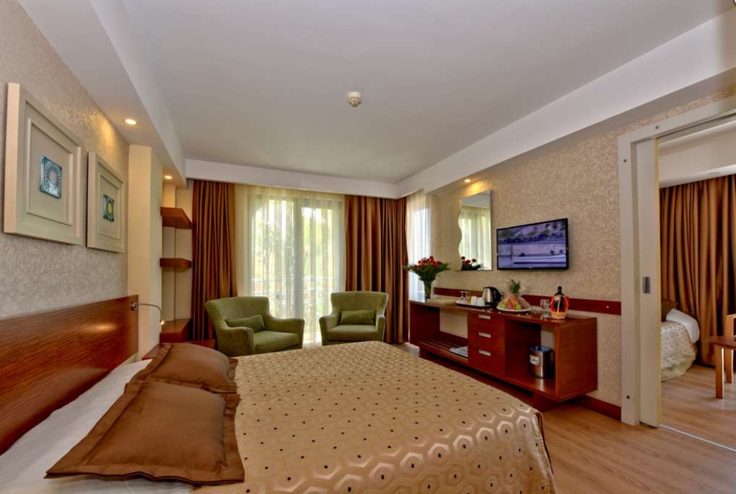 Family Room, Side Star Beach 5*