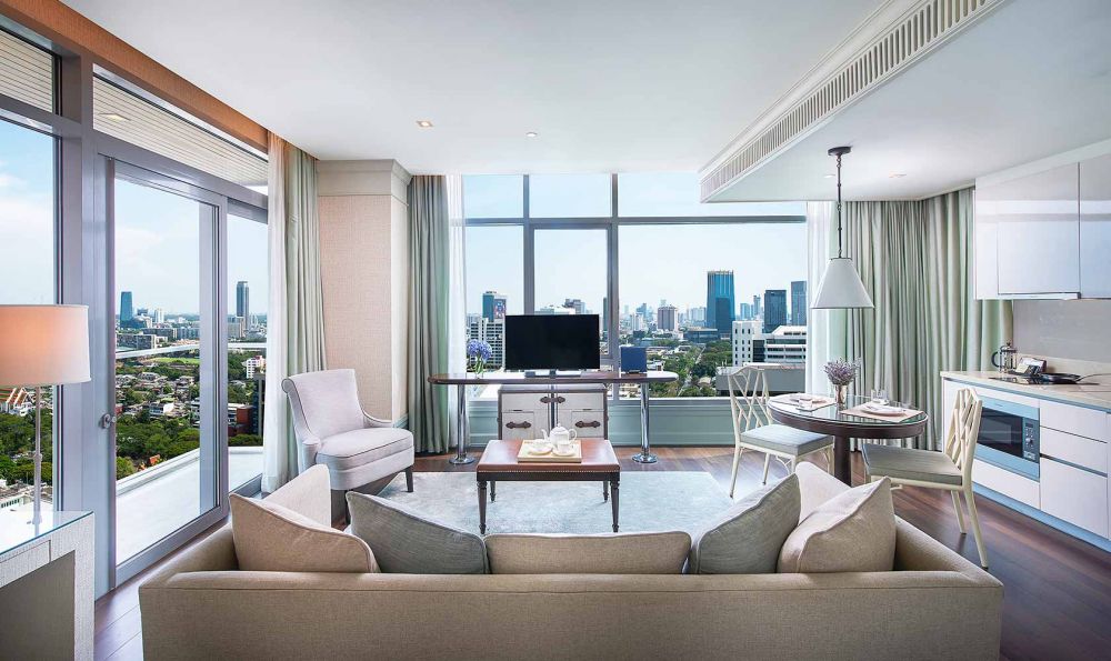 One Bedroom Corner Suite, Oriental Residence Bangkok 5*