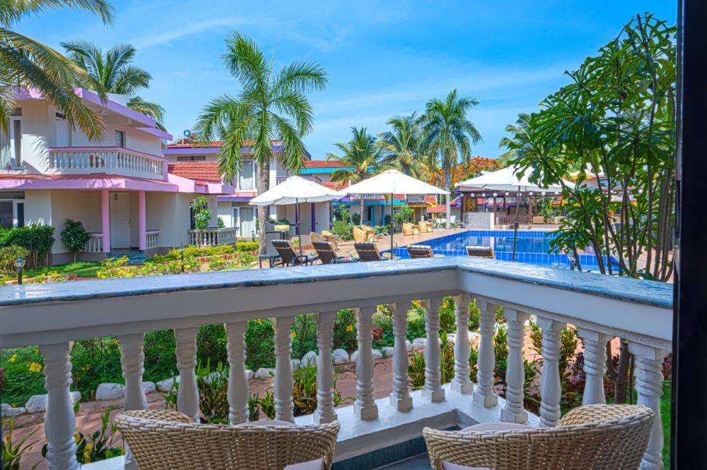 Parlour Pool View Room, Country Inn Tarika (ex. Regenta Varca Beach Goa) 4*