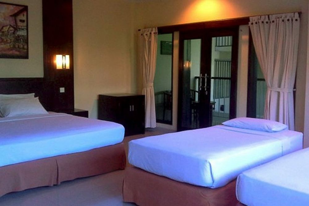 Quadruple room, Champlung Mas Hotel 3*