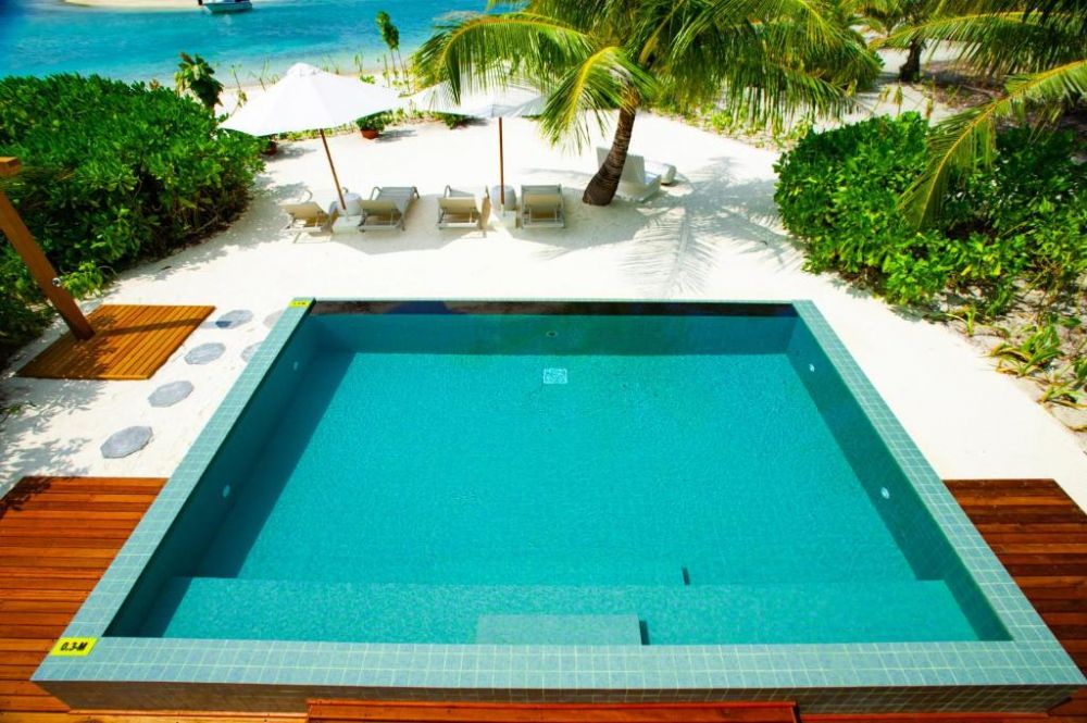 Three-Bedroom Beach Pool Villa, Holiday Inn Resort Kandooma 4*