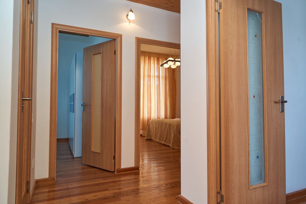 Family Apartment, Каприз 