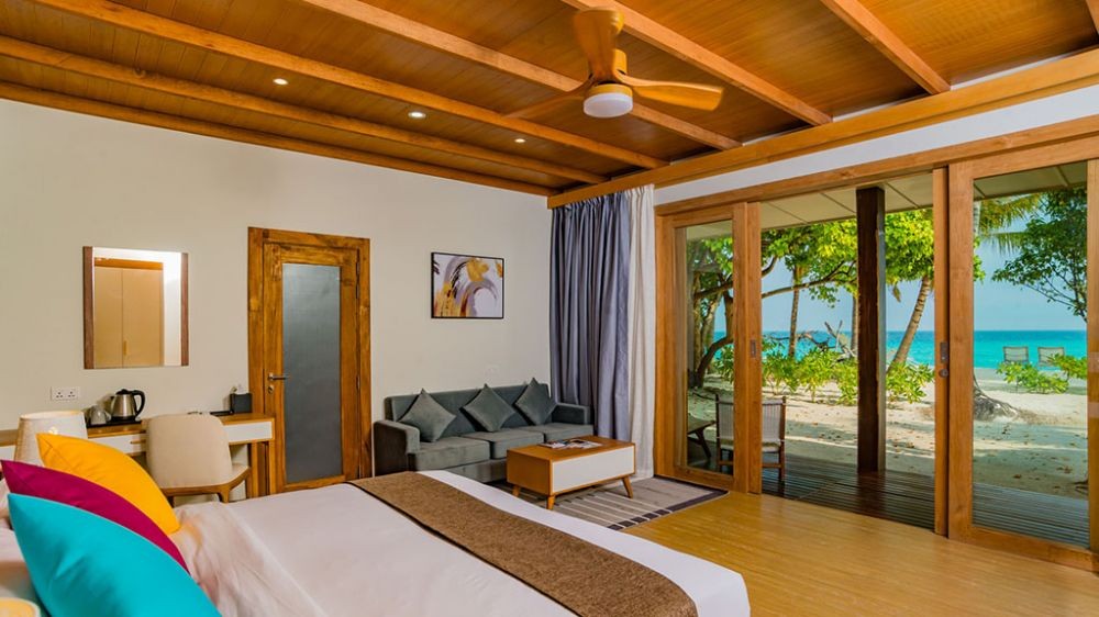 Family Villa, Fiyavalhu Maldives 4*