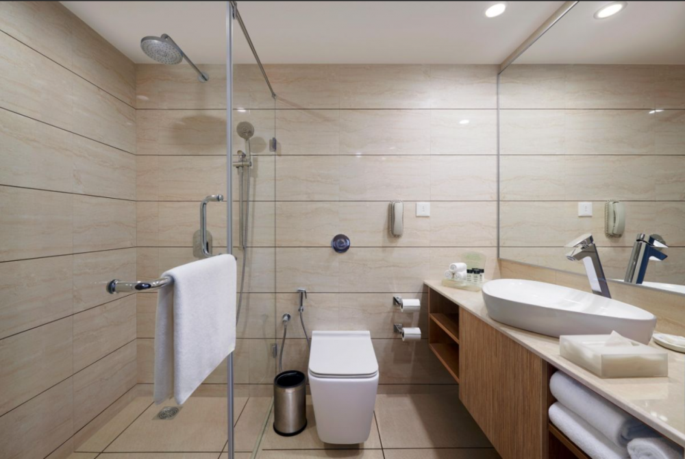 Plaza Pool View Room, Holiday Inn Resort 5*