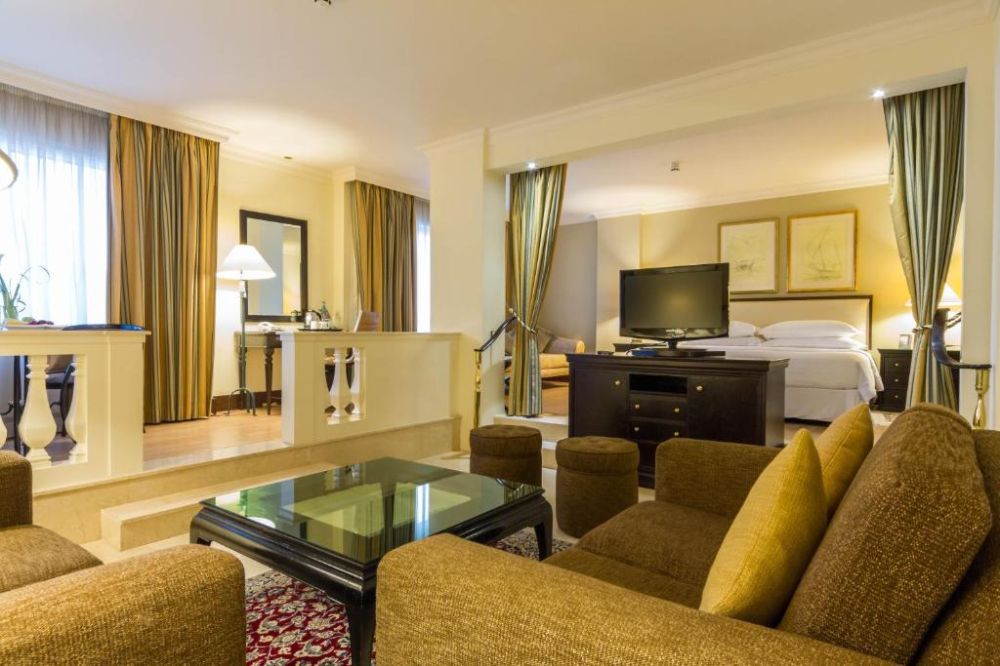 Executive Suite, Grand Excelsior Hotel Deira Dubai 4*