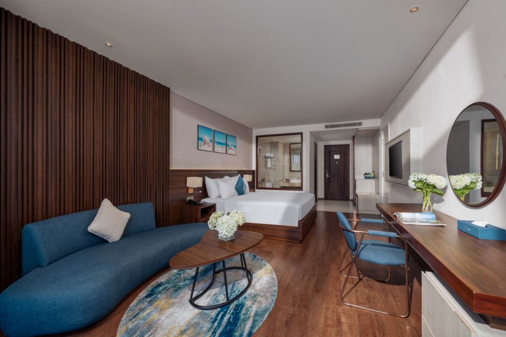 Grand Beach Front Room, Canvas Danang Beach Hotel 4*