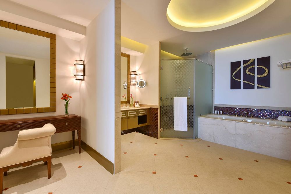 Grand Deluxe Suite, Marsa Malaz Kempinski, The Pearl Doha 5*