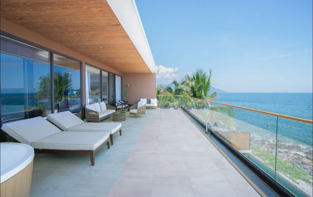 Ocean Front Suite, Gran Melia Nha Trang 5*