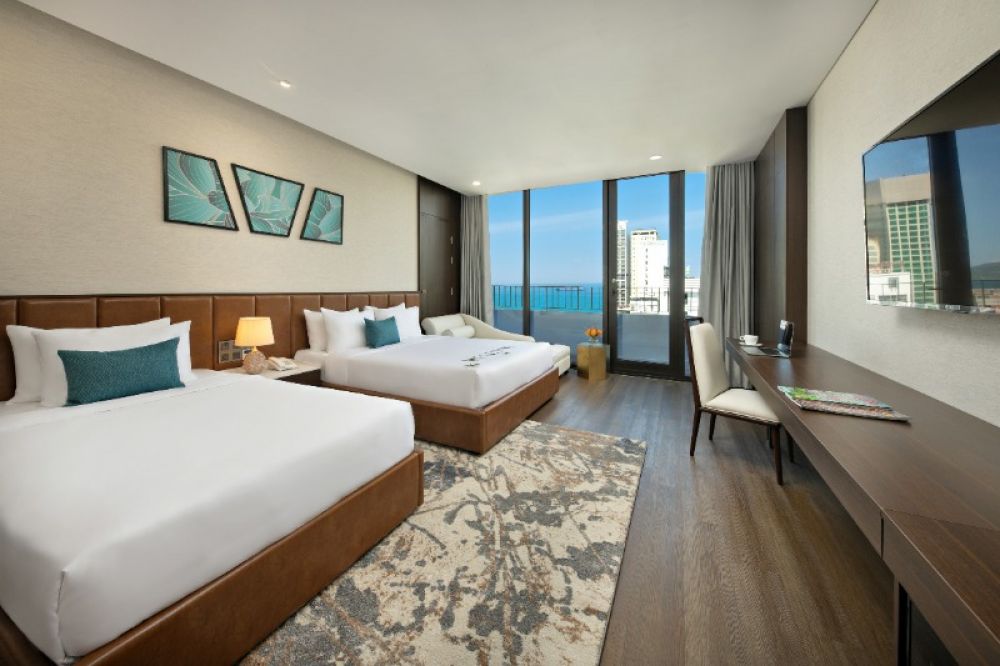 Premium Triple with Balcony, Golden Lotus Grand Hotel 4*