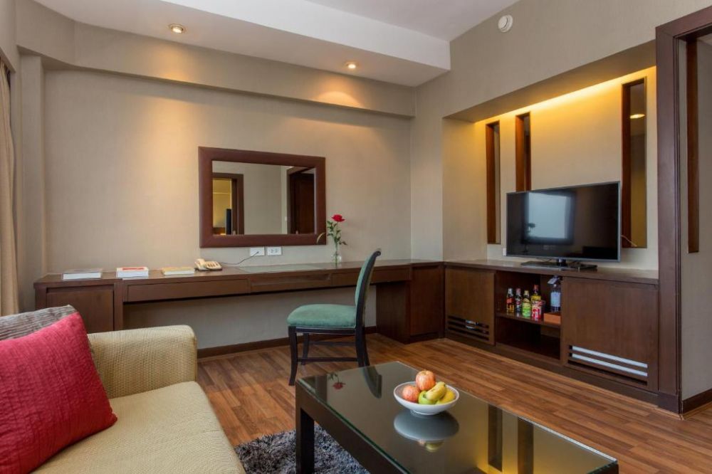 Executive Plaza Suite, Ramada Plaza By Wyndham Bangkok Menam Riverside 5*