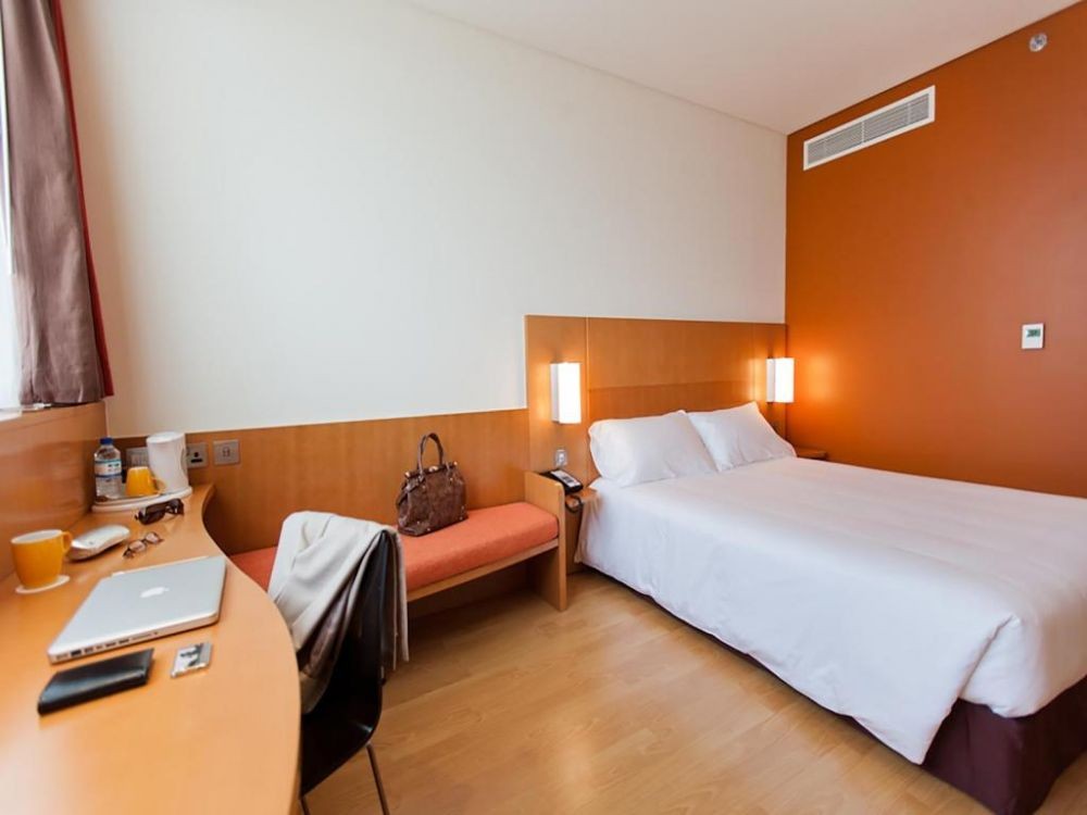 Standard Room, Ibis Abu Dhabi Gate 3*