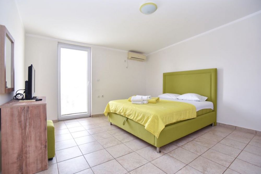 APP 04, Jana Apartments 3*