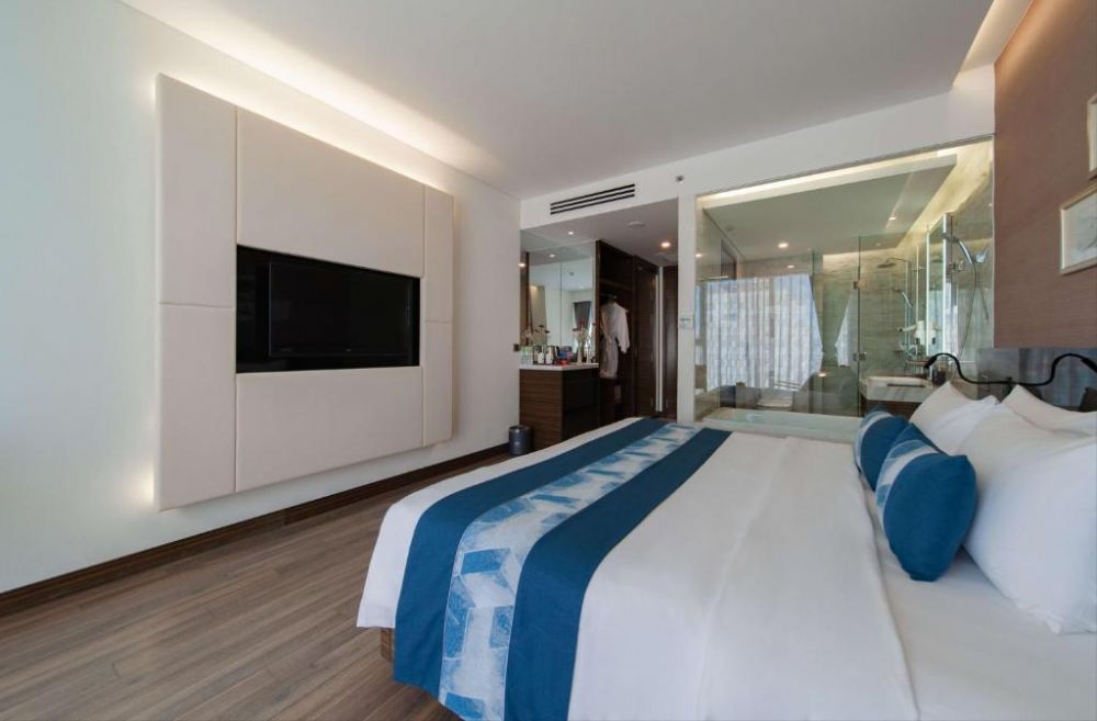 Grand Deluxe Partial Sea View, Queen Ann Nha Trang Hotel 5*