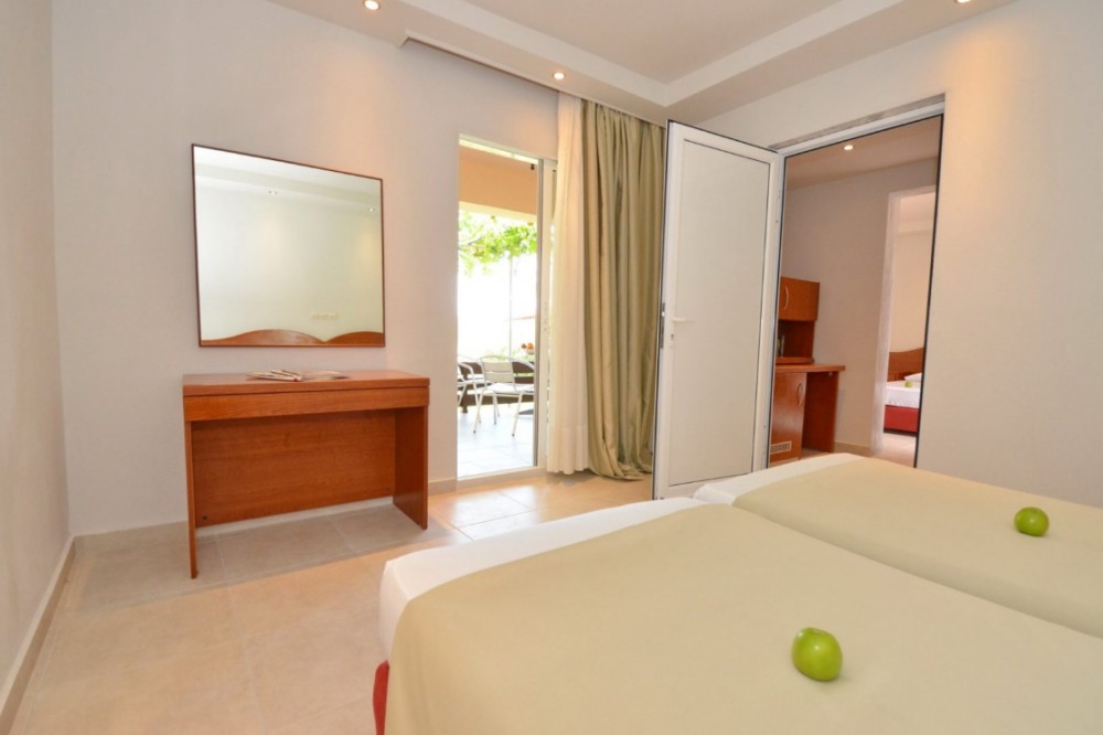 Family Bungalow, Sousouras Beach 3*