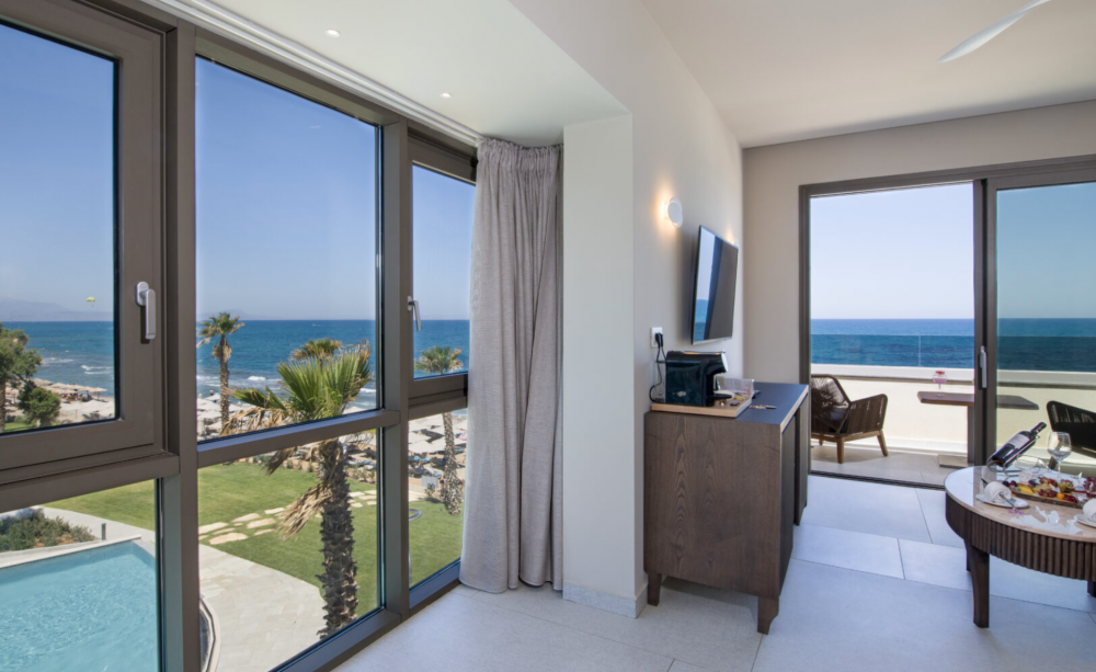 Executive Suite Sea Front with Jacuzzi, Amira Luxury Resort & Spa | Adults Only 15+ 5*