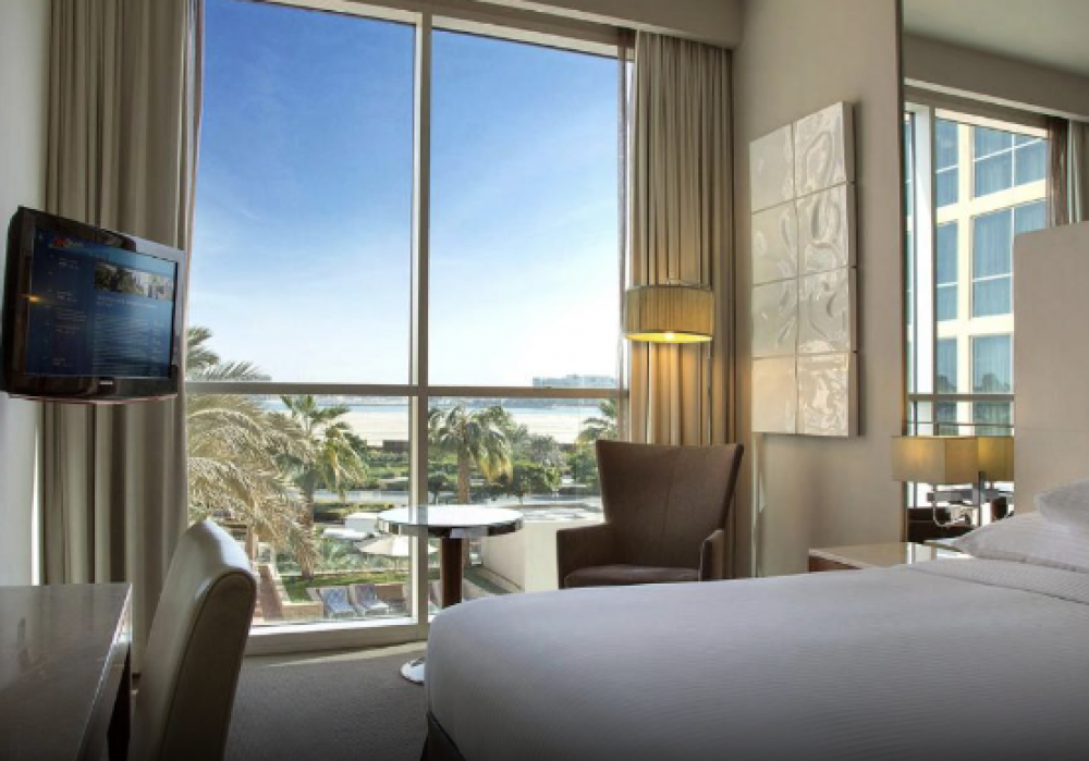 1 Queen Family Suite Pool View, Yas Plaza Circuit (ex. Centro Yas Island Rotana) 3*