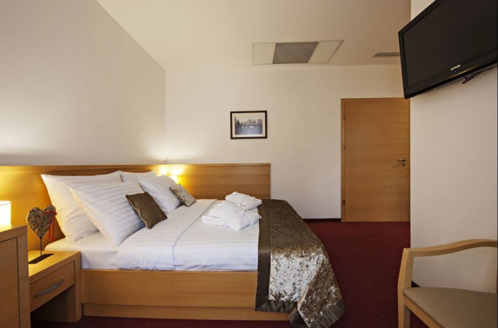 Double Room Economy Medico, Izvir 4*