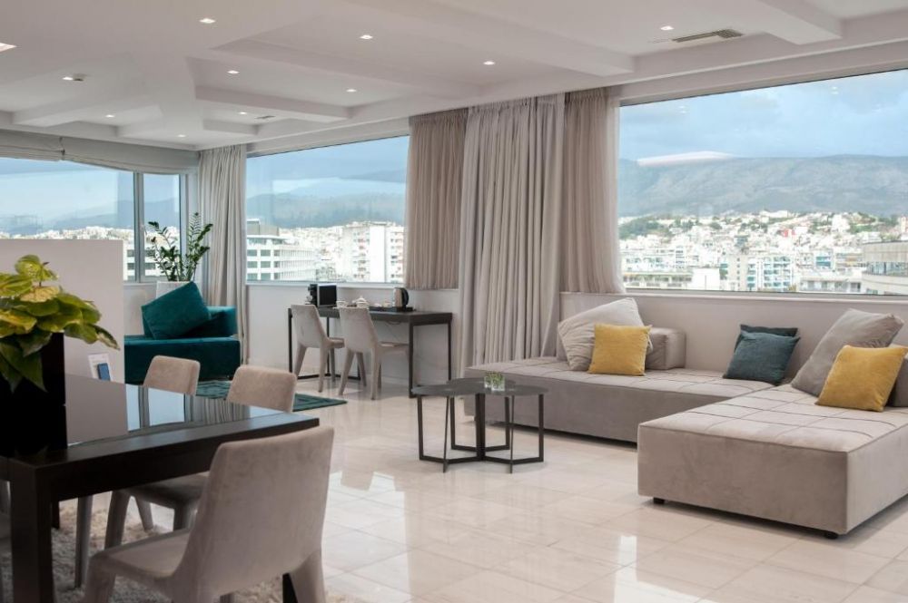 Penthouse Suite, Athenaeum Grand Hotel 4*