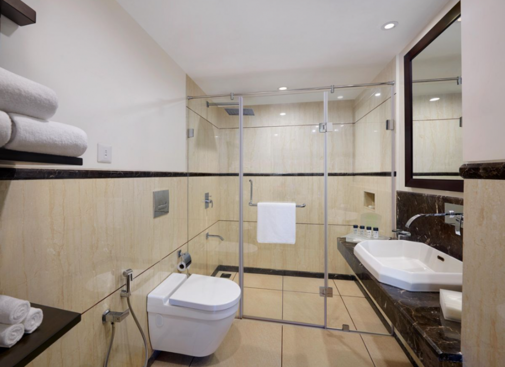 Plaza Pool View Room, Holiday Inn Resort 5*