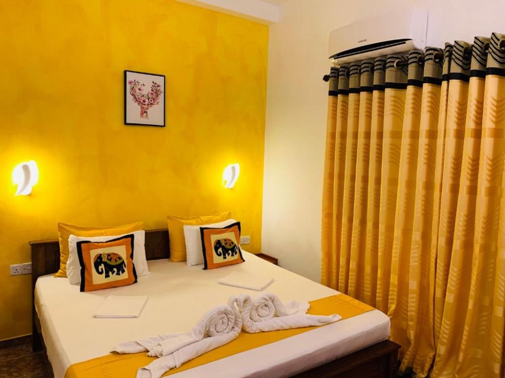 Standard Room non AC/with AC, Sam's Guest House 2*