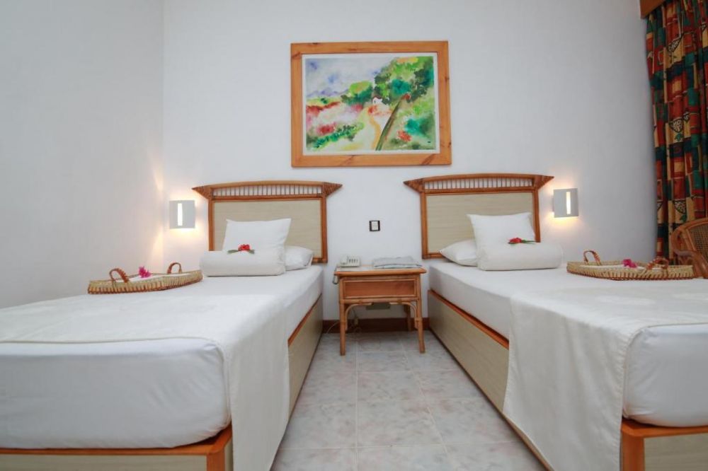 Deluxe Room, Oasis Beach Resort 4*