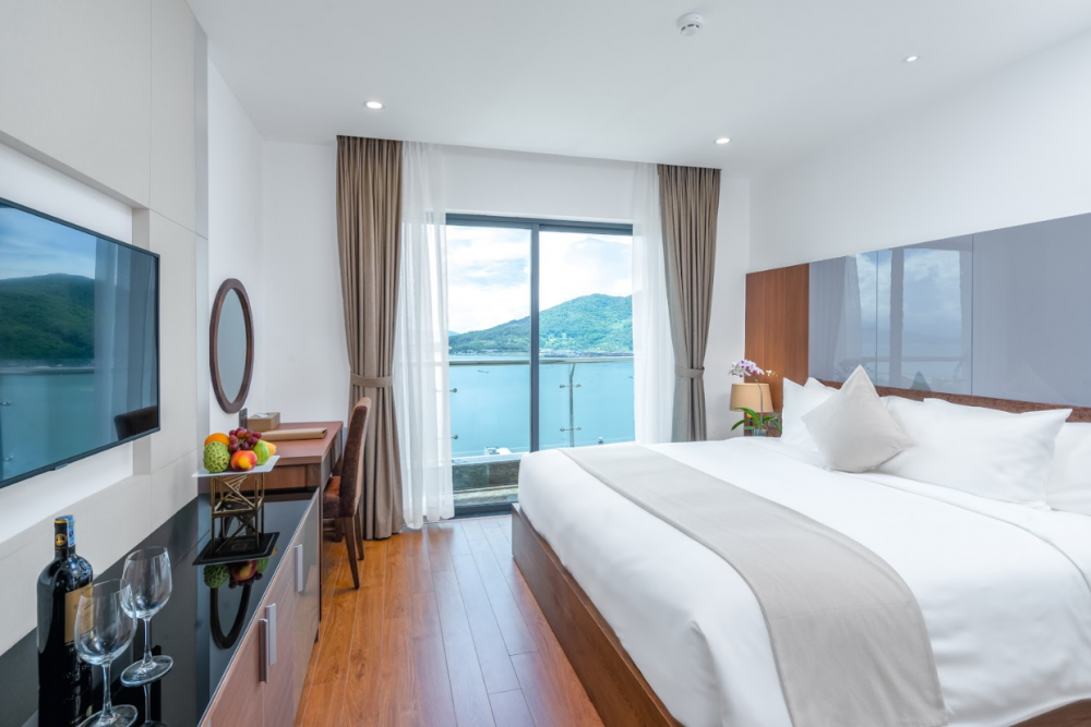 Deluxe Double/Twin with balcony, Alan Sea Hotel Danang 5*