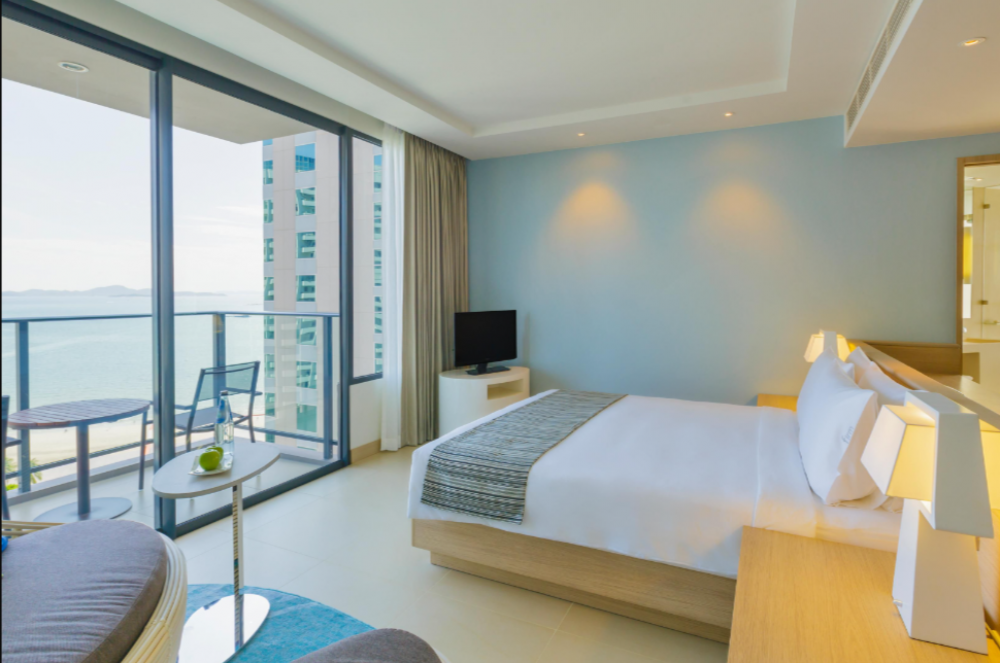Premium Pattaya Beach View, Holiday Inn Pattaya 5*